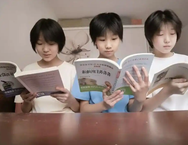 学子走出教室在家校协同伙伴相伴的实践讲堂里拓展眼界