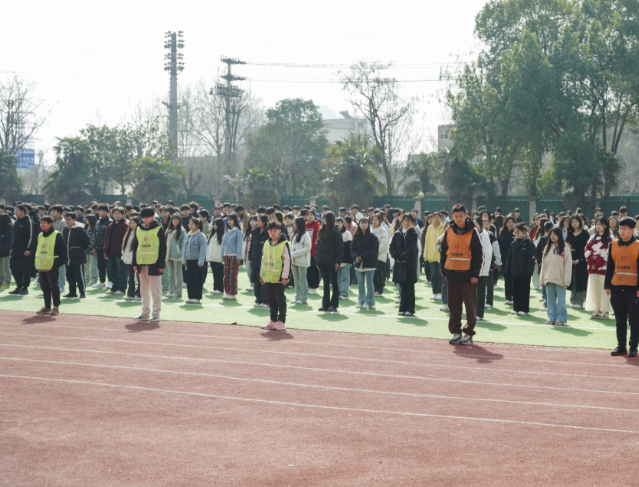 学位添加后不同区域的学生取得更加均衡的升学时机